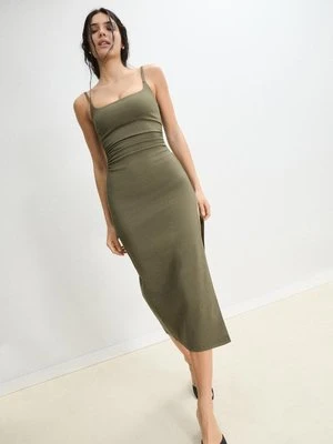 Stradivarius Sukienka średniej długości z bengaliny z dekoltem kwadratowym  Khaki