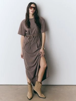 Stradivarius Sukienka t-shirt z krótkim rękawem  Brązowy