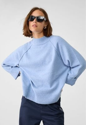 Stradivarius Sweter basic z dzianiny  Błękitny