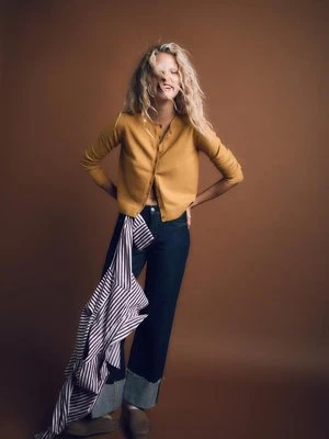 Stradivarius Sweter dzianinowy z guzikami o miękkim dotyku  Musztardowy