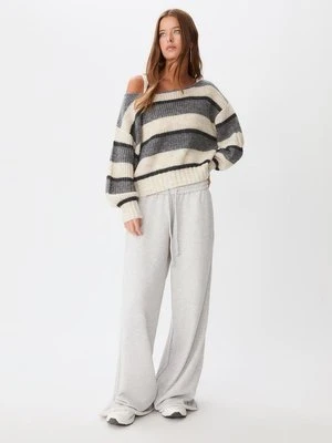 Stradivarius Sweter w paski z dekoltem typu łódka  Ecru