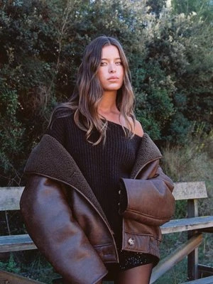 Stradivarius Sweter z dzianiny z dekoltem łódka  Brązowy