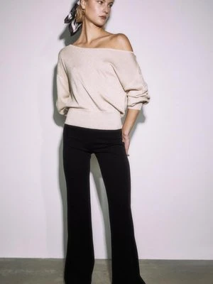 Stradivarius Sweter z dzianiny z dekoltem łódka  Żółty