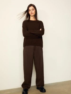 Stradivarius Sweter z dzianiny z okrągłym dekoltem  Brązowy