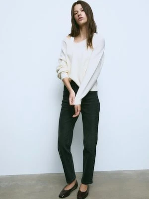 Stradivarius Sweter z filcowanej dzianiny z dekoltem w serek  Waniliowy