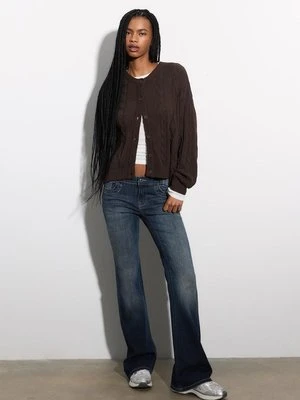 Stradivarius Sweter z guzikami z dzianiny w warkocze  Brązowy