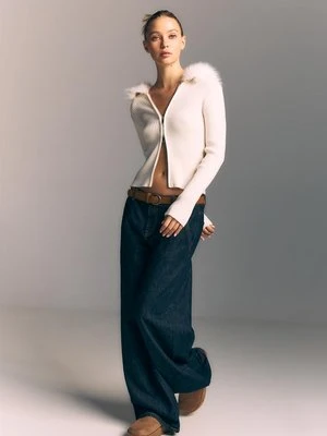 Stradivarius Sweter z kapturem ze sztucznego futra  Waniliowy