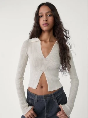 Stradivarius Sweter z kołnierzykiem polo i wycięciem  Ecru