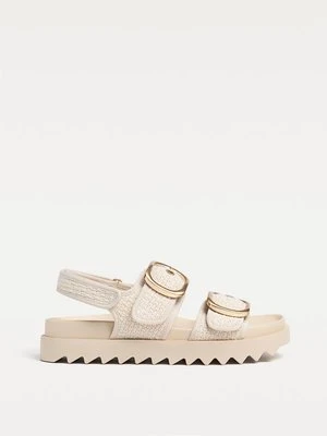 Stradivarius SZEROKI KRÓJ. Damskie płaskie sandały z tkaniny  ECRU
