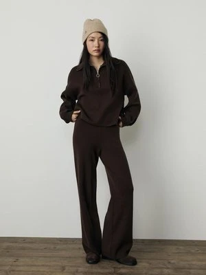 Stradivarius Szerokie długie spodnie z dzianiny  Brązowy