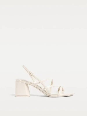 Stradivarius Szerokie dopasowanie. Sandały na szerokim obcasie  ECRU