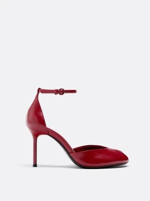 Stradivarius Szpilki z otwartym noskiem  Czerwony