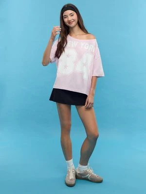 Stradivarius T-shirt z nadrukiem z dekoltem łódka  Pastelowy róż