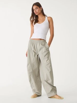 Stradivarius Techniczne spodnie balloon fit  Khaki