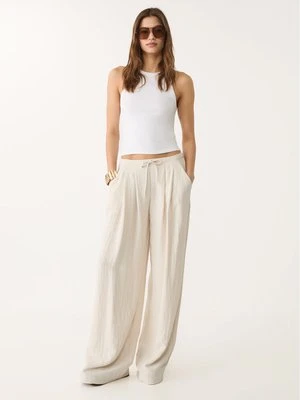 Stradivarius Top basic typu bokserka  Biały
