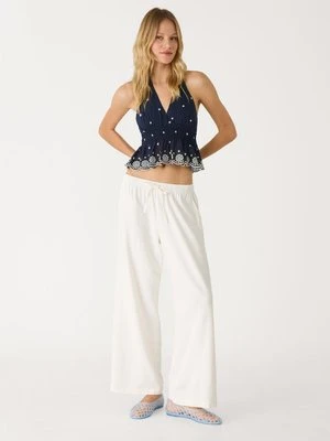 Stradivarius Top halter z kontrastowym haftem  Morski