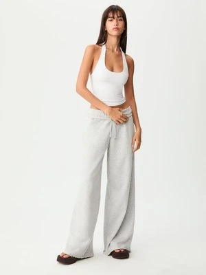 Stradivarius Top z dekoltem halter  Biały