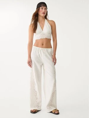 Stradivarius Top z dekoltem halter, haftowany lnem  Ecru