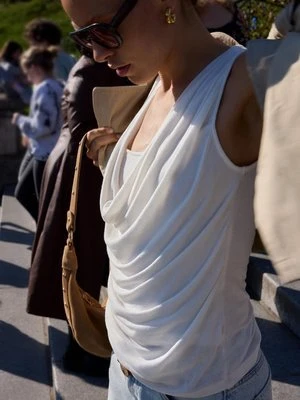 Stradivarius Top z drapowanym dekoltem, dwuwarstwowy  Waniliowy