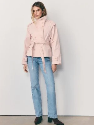 Stradivarius Trencz ze stójką i paskiem  Łososiowy