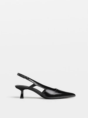 Stradivarius WIDE FIT. Czółenka kitten z odkrytą piętą  Czarny