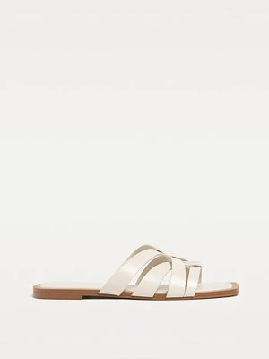 Stradivarius WIDE FIT. Płaskie sandały z paskami  BIAŁY