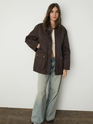 Stradivarius Woskowana parka z wieloma kieszeniami  Brązowy