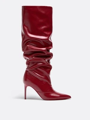 Stradivarius Wysokie kozaki slouchy na obcasie  Czerwony