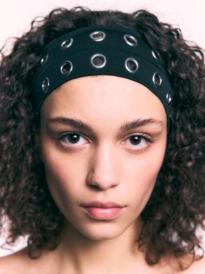 Stradivarius Zestaw 2 opasek do futra z ćwiekami  Czarny