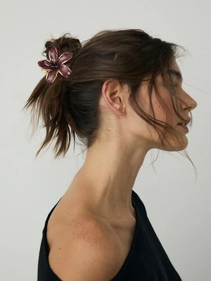 Stradivarius Zestaw 3 spinek do włosów w kształcie kwiatów  Wiśniowy