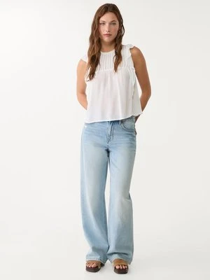 Stradivarius Zwiewna bluzka z falbaną  Biały