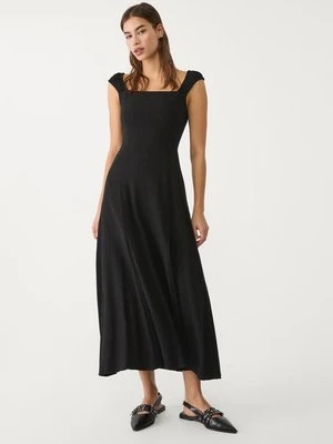 Stradivarius Zwiewna sukienka midi z lnem, z krzyżowanymi paskami na plecach Czarny