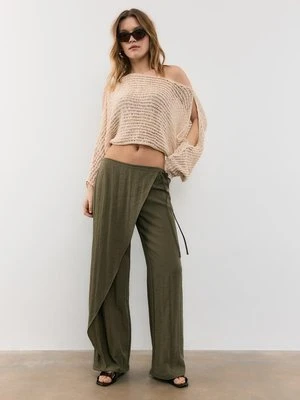 Stradivarius Zwiewne spodnie kopertowe  Khaki