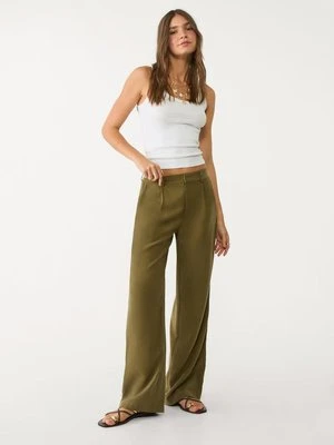 Stradivarius Zwiewne spodnie proste z zaszewkami  Khaki