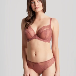 Stringi ana Panache