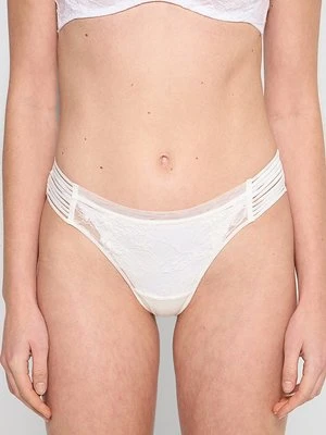 Stringi Chantelle