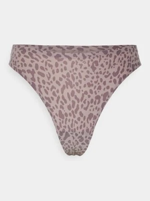 Stringi Chantelle