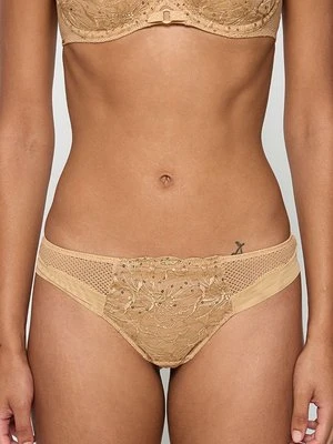 Stringi Chantelle