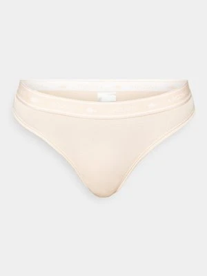 Stringi Lacoste