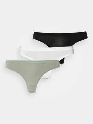 Stringi Marks & Spencer