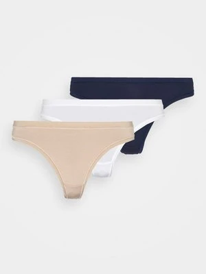 Stringi Marks & Spencer