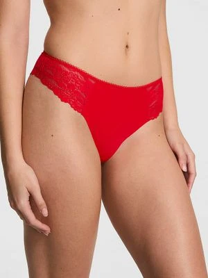 Stringi no-show Victoria's Secret
