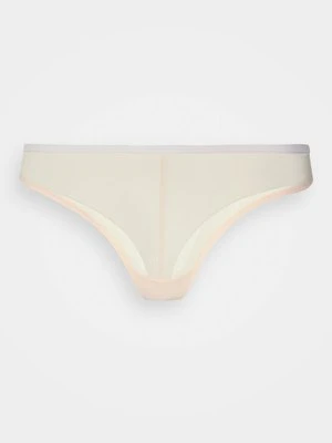 Stringi Simone Pérèle