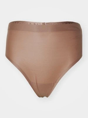 Stringi Spanx
