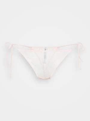 Stringi Undress Code