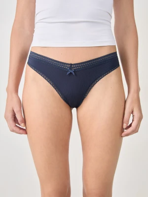 Stringi V-shape z mikrofibry i koronki Etam