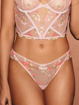 Stringi z haftem Etam