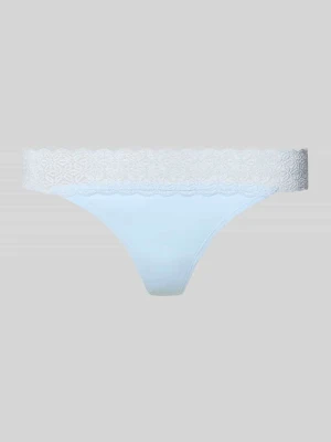 Stringi z koronką przy pasie Jake*s Casual