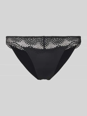 Stringi z obszyciem koronką SKINY