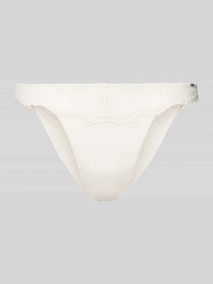 Stringi z obszyciem koronką SKINY